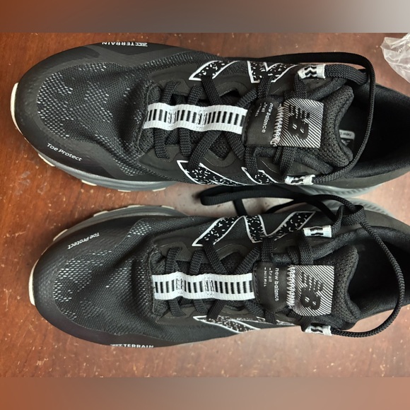Woman’s new balance 9.5 black white Nitrel v 4 running walking gym athletic shoe - Picture 1 of 7
